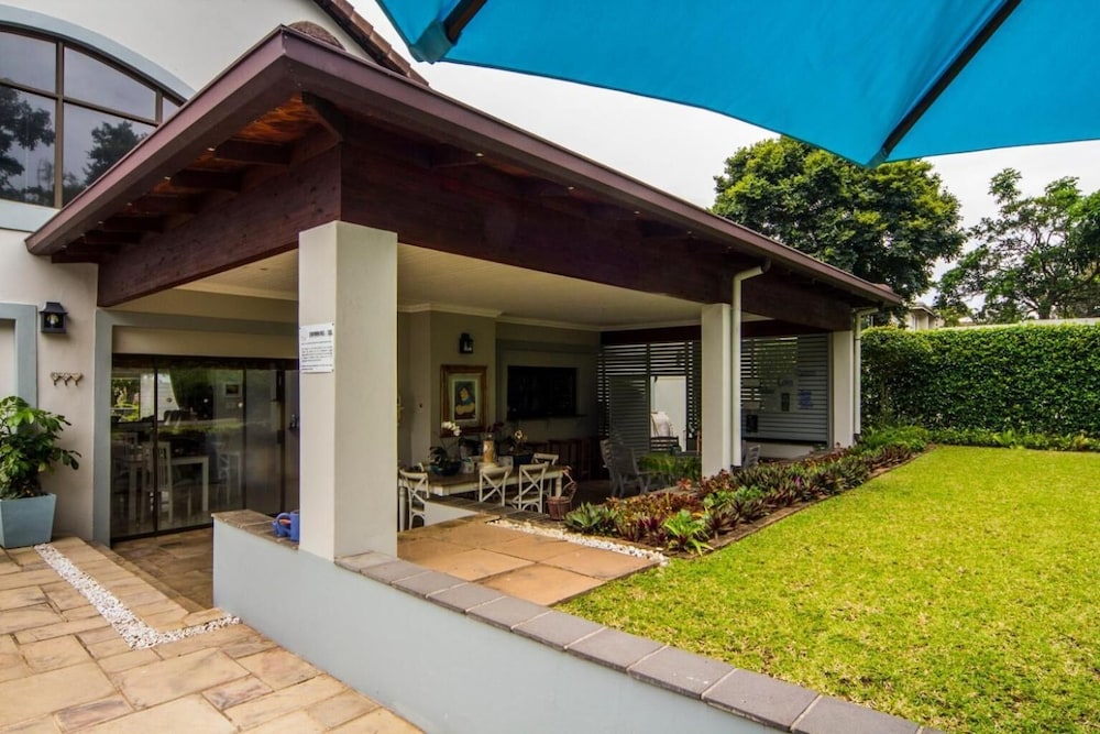 The Hamptons Guest House 40/50