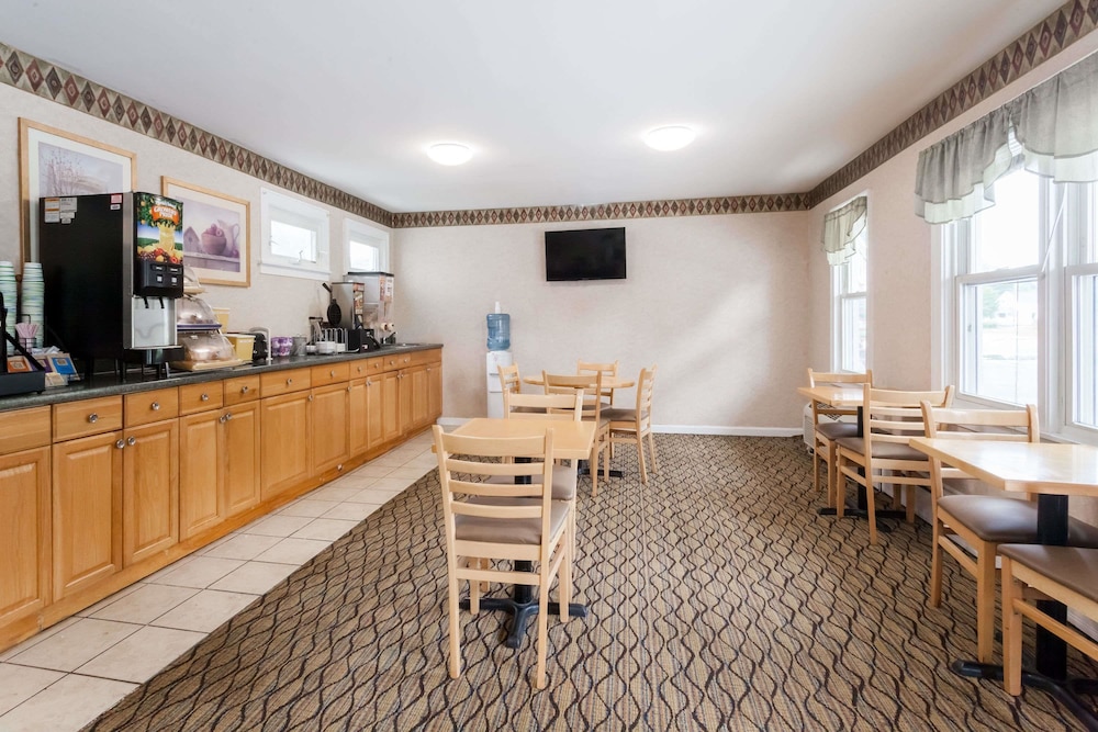 Travelodge by Wyndham Great Barrington Berkshires 8/43