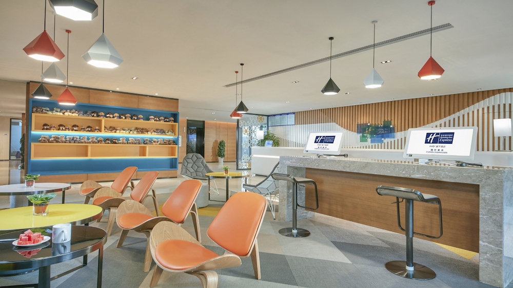HOLIDAY INN EXPRESS FUZHOU DOWNTOWN 48/59