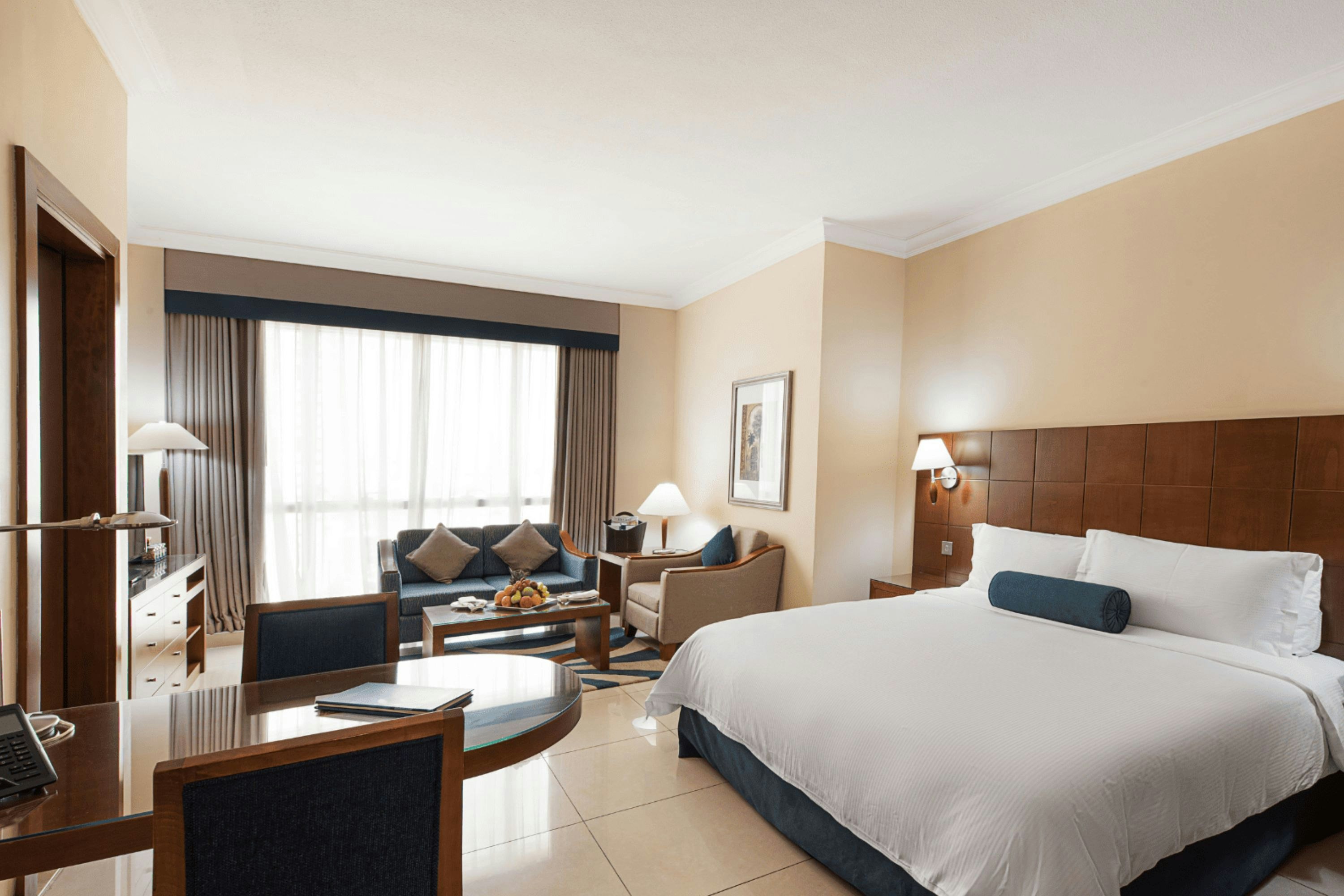 STUDIO, KING BED, CITY VIEW, KITCHENETTE
