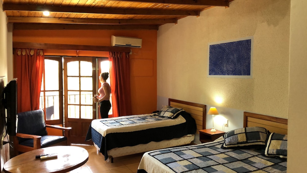 Carmen Hotel 16/100