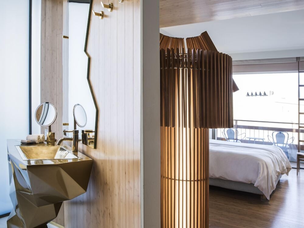 New Hotel 7/61