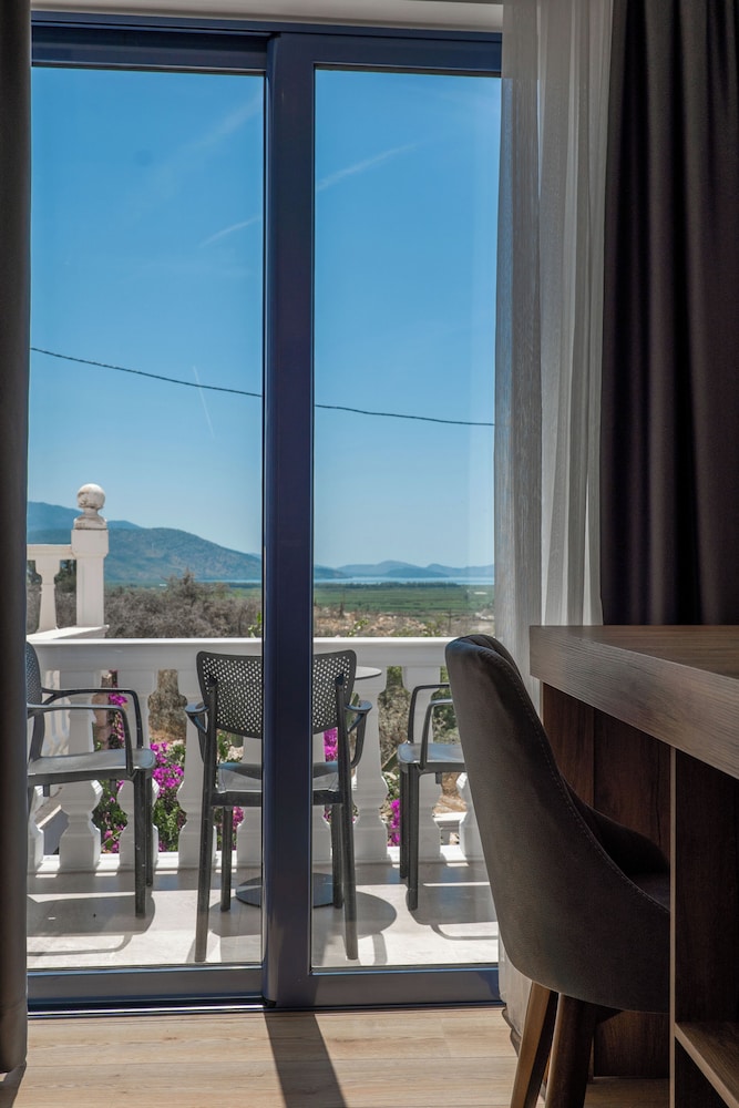 Hotel Keos 44/68