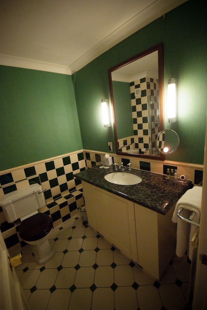 Cwrt Bleddyn Hotel & Spa 18/42