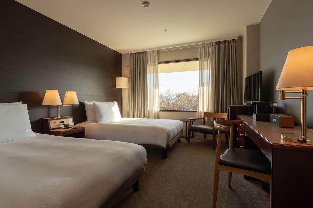 Standard, Twin Beds, Mountain View