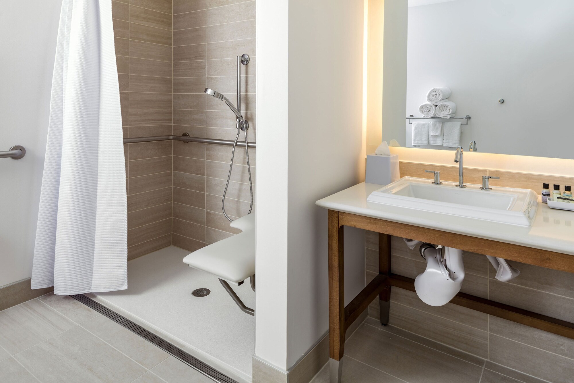 Studio, Multiple Beds, Accessible، Element Bend 2/2