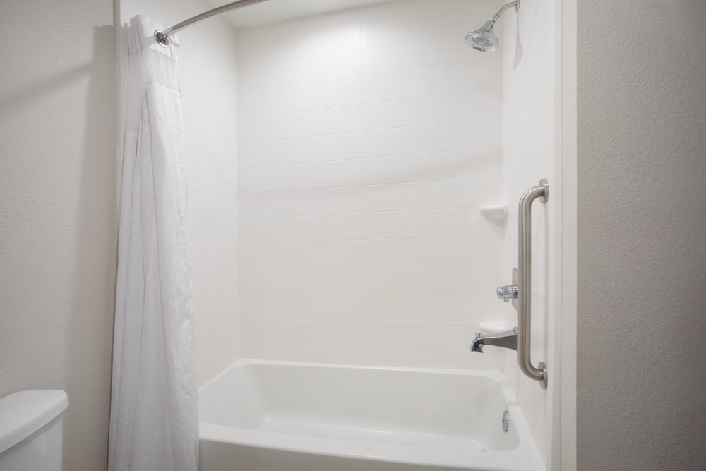 Holiday Inn Express Slidell 72/73