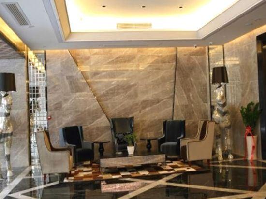 Guangxi Womei Hotel 33/36