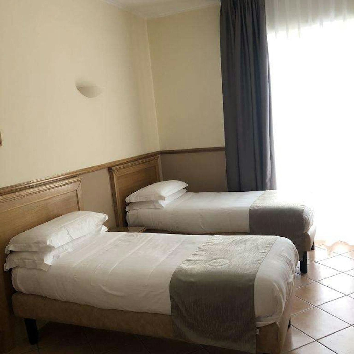 Hotel Leopardi 12/50