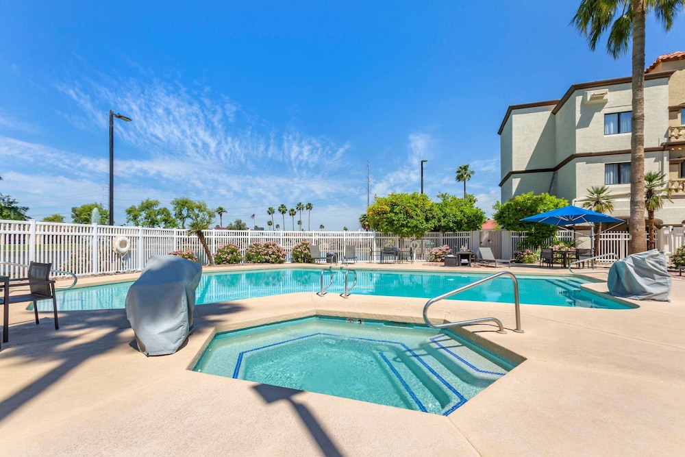 Windmill Suites Surprise - Phoenix, Ascend Hotel Collection 12/37