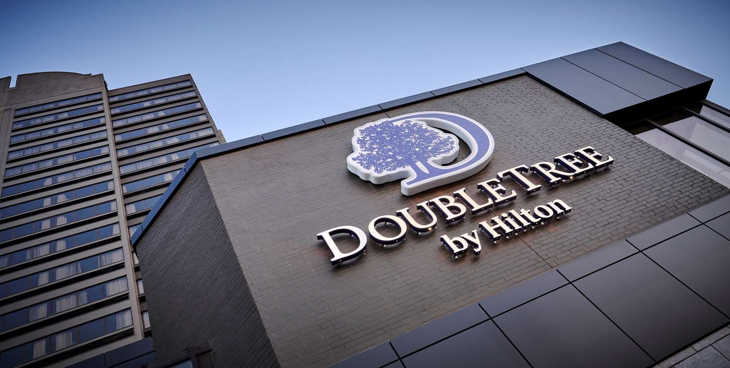 DoubleTree by Hilton Windsor Hotel & Suites 1/17