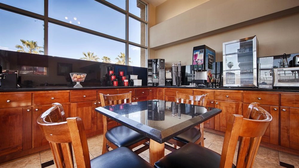 Best Western Heritage Inn Bakersfield 27/29