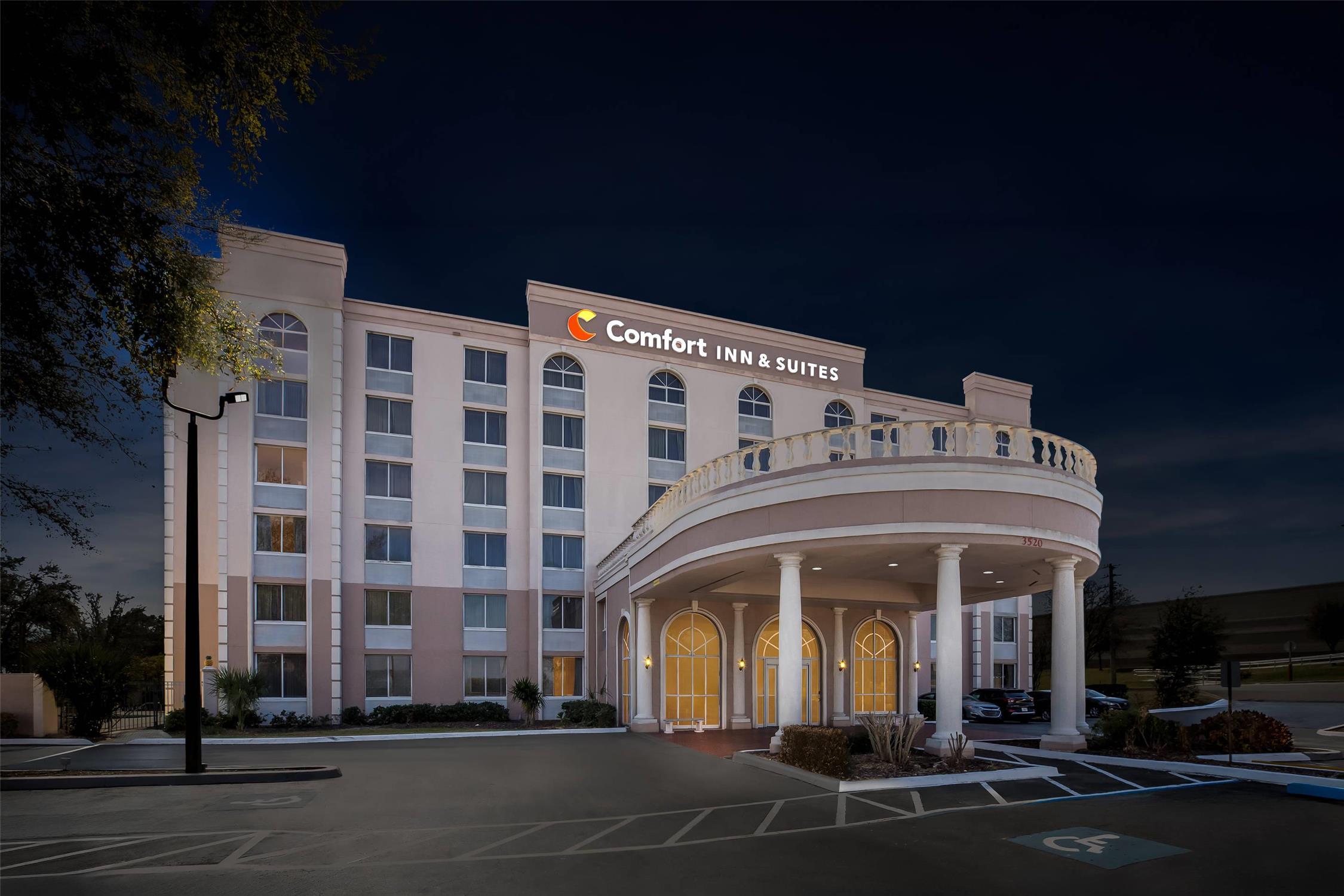 Comfort Inn & Suites Lakeland North I-4 2/40