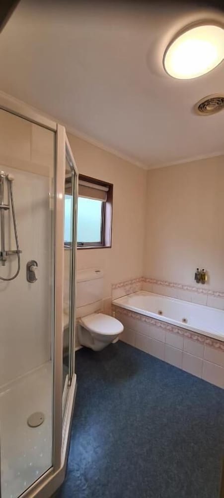Parklands Motor Lodge 59/65