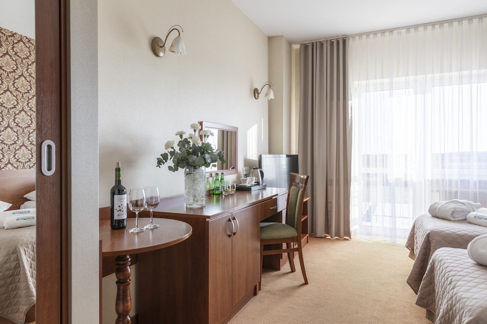 Bursztyn Medical Spa & Wellness 60/74