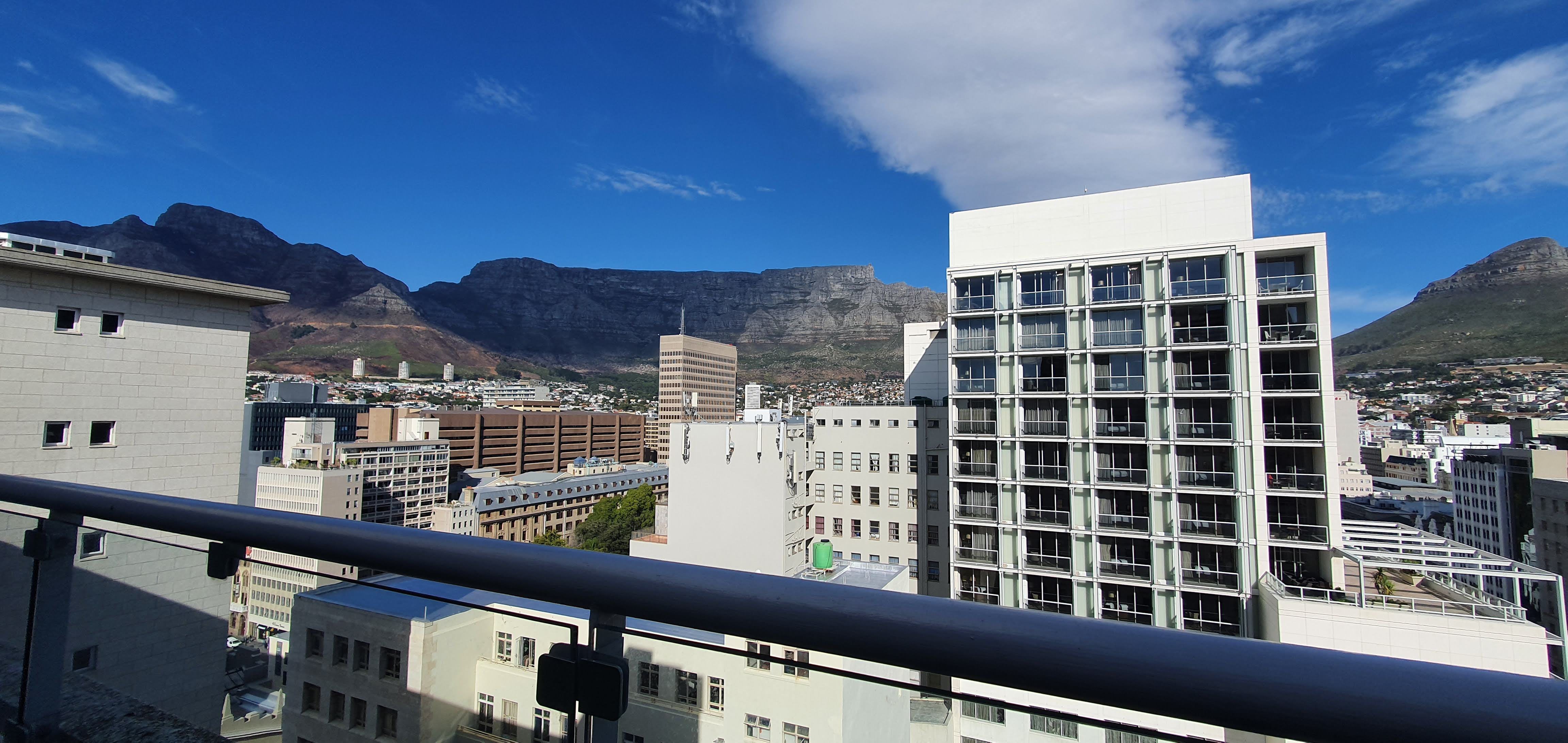 HOLIDAY INN EXPRESS CAPE TOWN CITY CENTRE 2/50