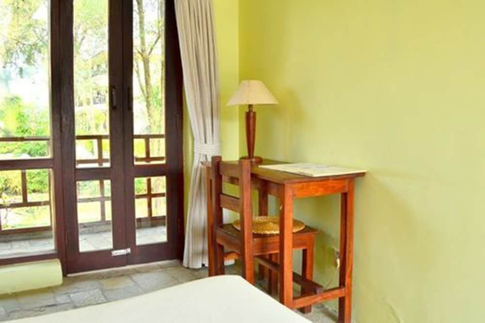 Mums Garden Resort 24/34