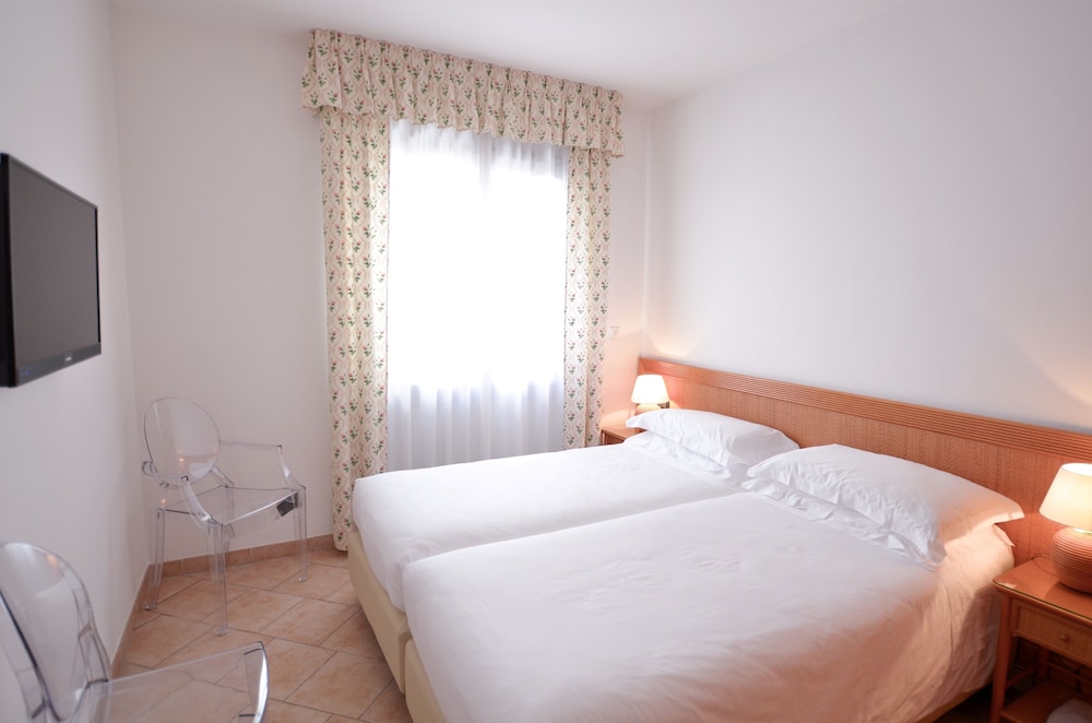 Residence Alle Palme 10/50