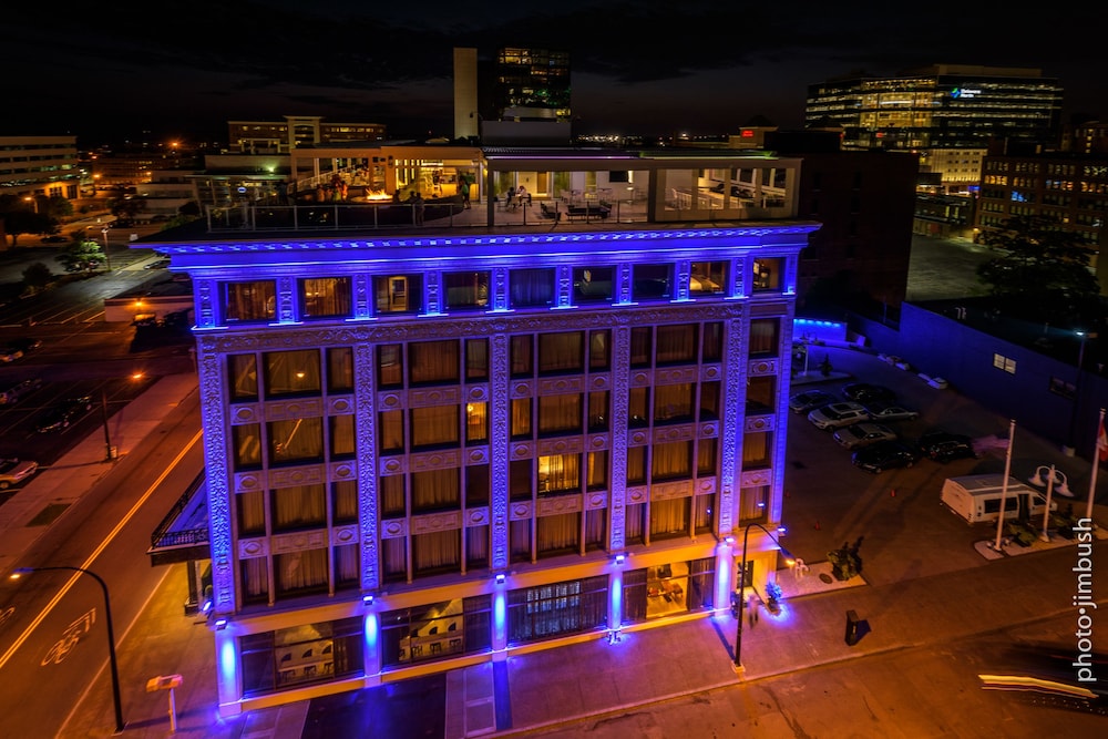 Curtiss Hotel Ascend Hotel Collection 1/50
