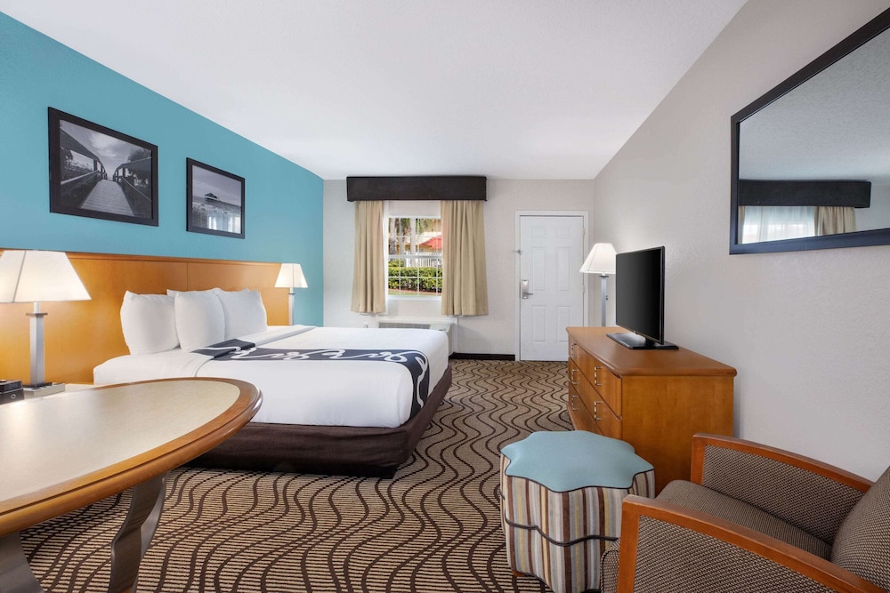 La Quinta Inn By Wyndham Cocoa Beach Port Canaveral 15/57