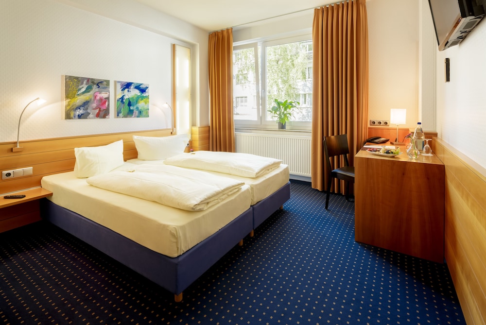STANDARD, DOUBLE OR TWIN BED