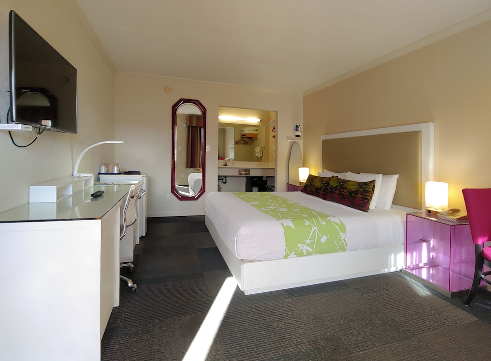 Inn At Golden Gate 16/51