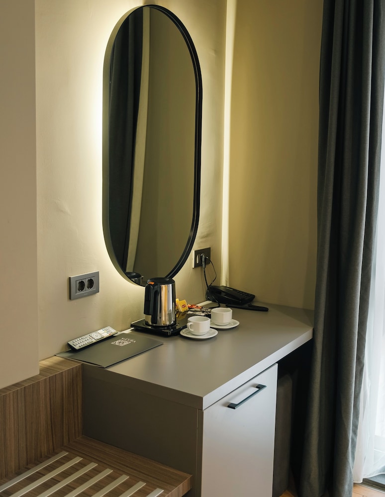 Vesta Suites 50/50