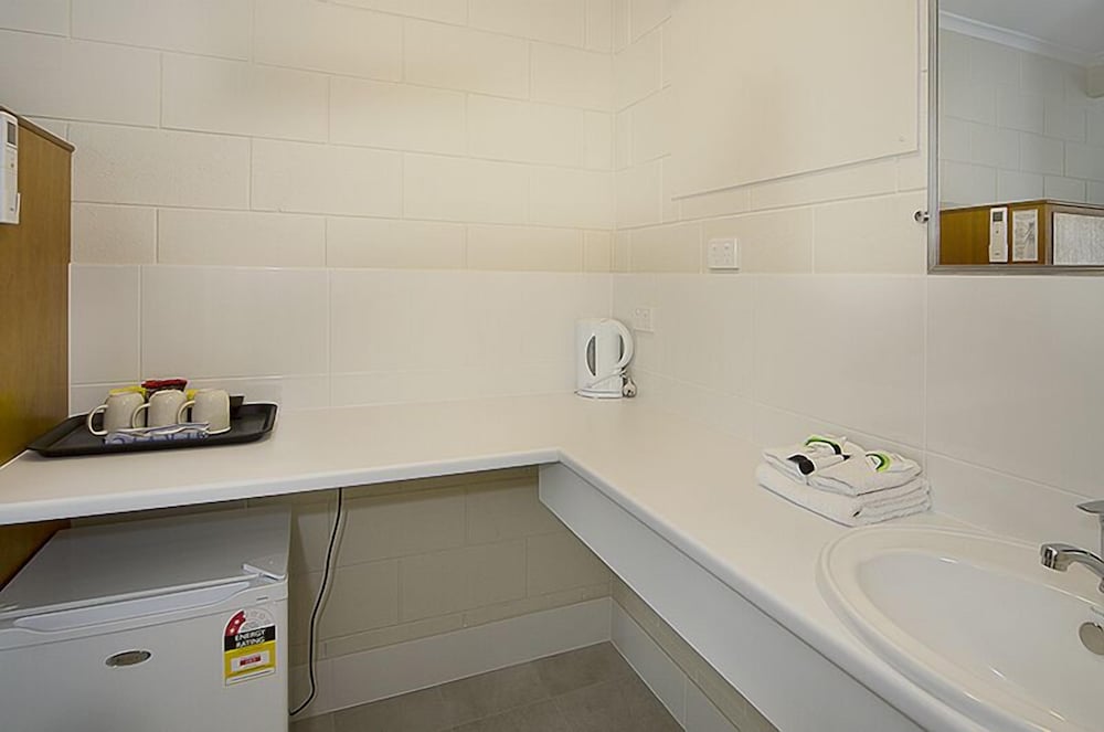 VICTOR HARBOR CITY INN 62/63