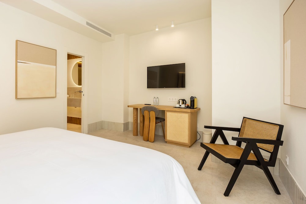 Aristoy Hotel 7/17