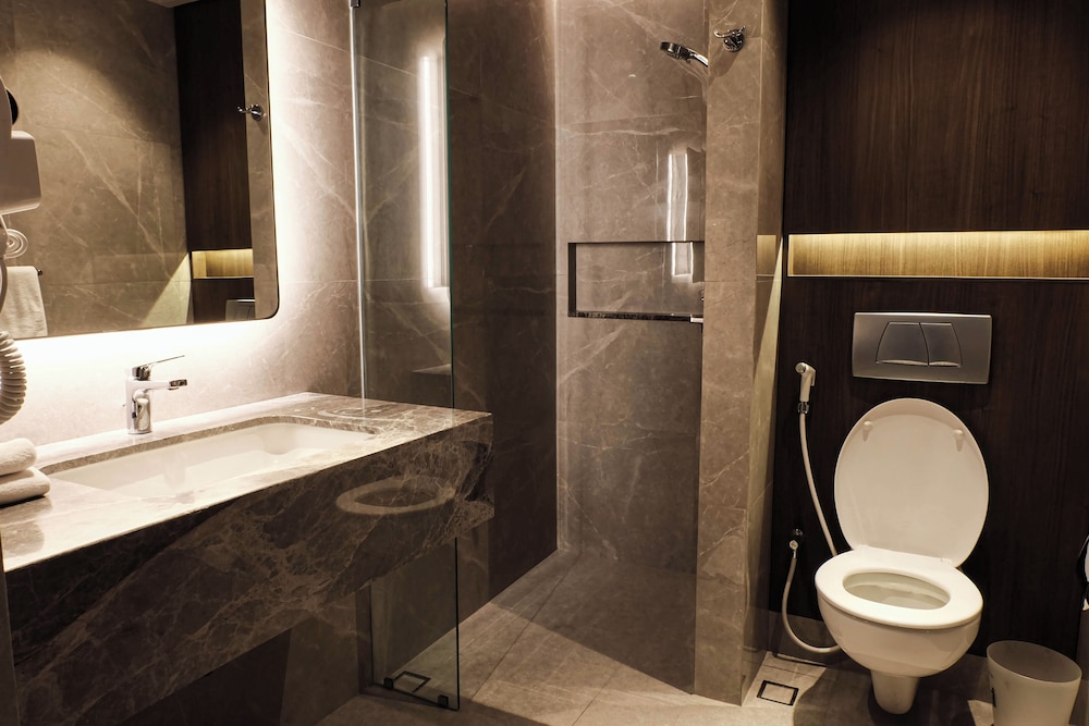 Deka Hotel Surabaya HR Muhammad 46/50