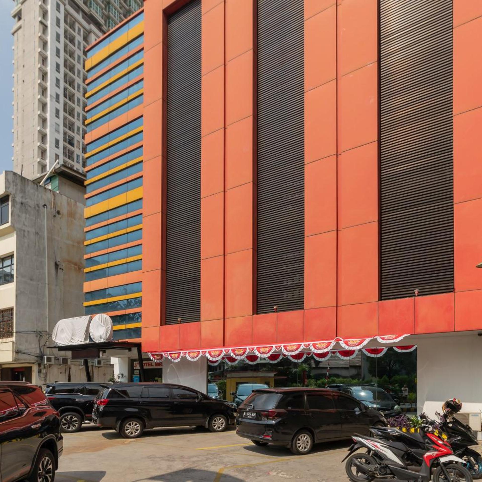 OYO 180 Hotel Mirah (Mirah Hotel) 3/55