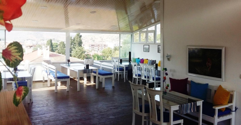 Urkmez Hotel 33/50