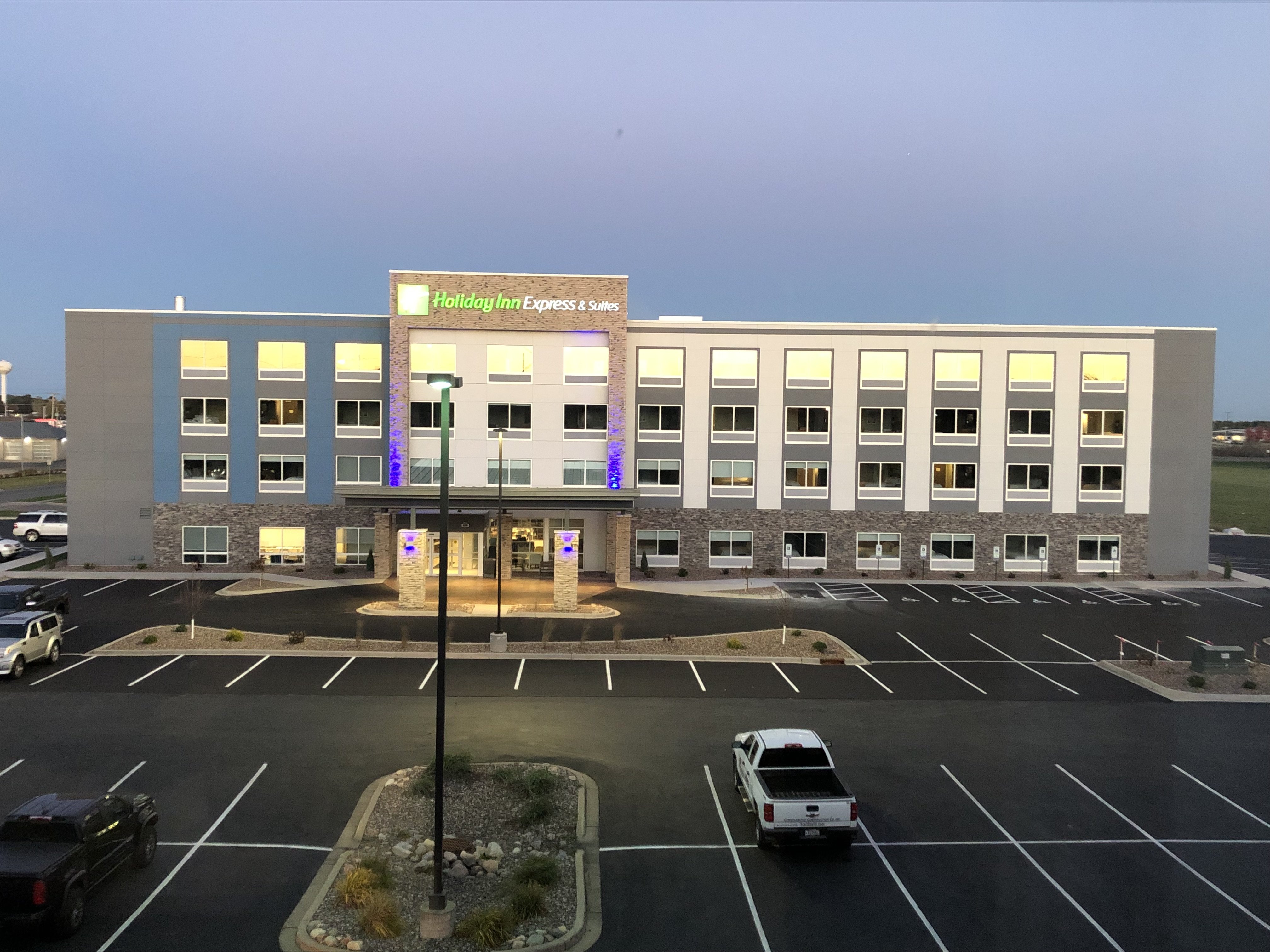 Holiday Inn Express & Suites - Tomah, an IHG Hotel 1/25