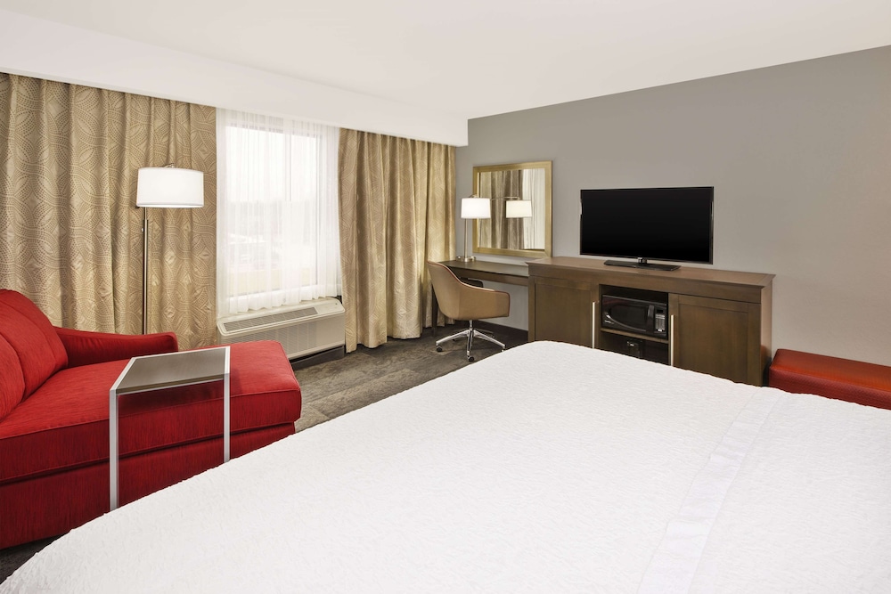 Hampton Inn by Hilton Detroit Dearborn 17/43