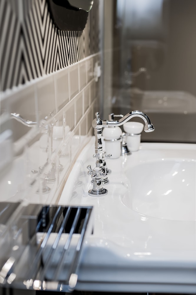 Arnobio Florence Suites 19/34