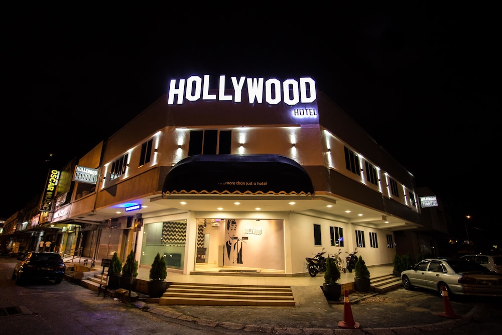 Hollywood Hotel 3/34