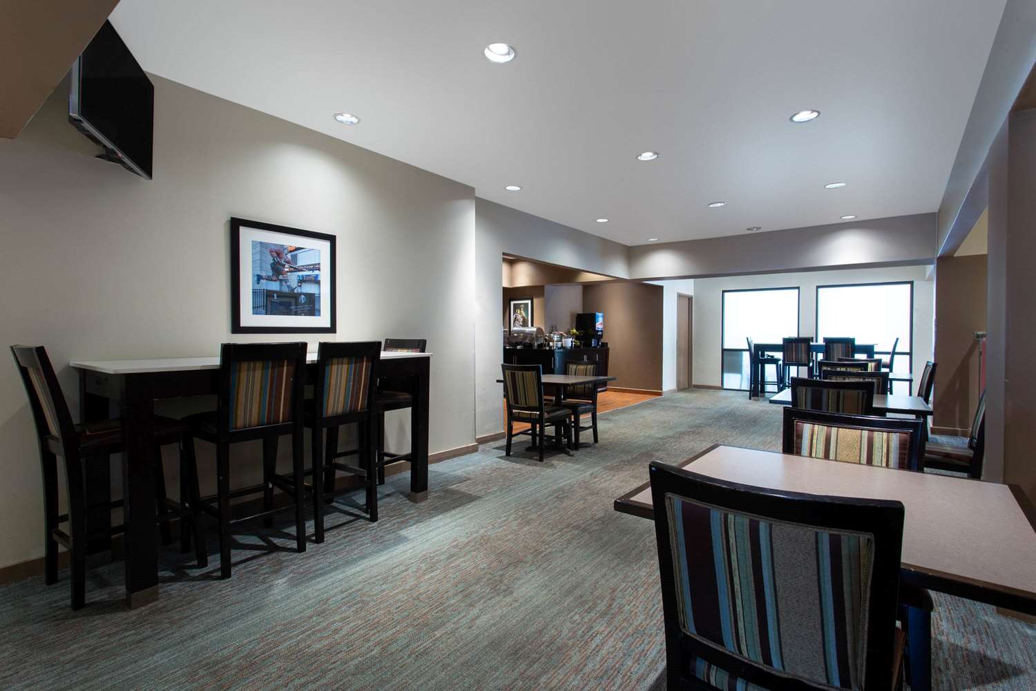 Ramada by Wyndham Glendale Heights/Lombard 8/18