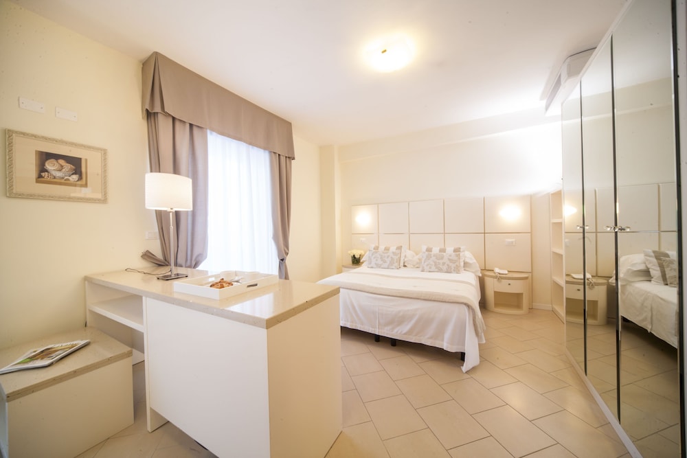 LUXURY, APARTMENT, PARTIAL SEA VIEW
