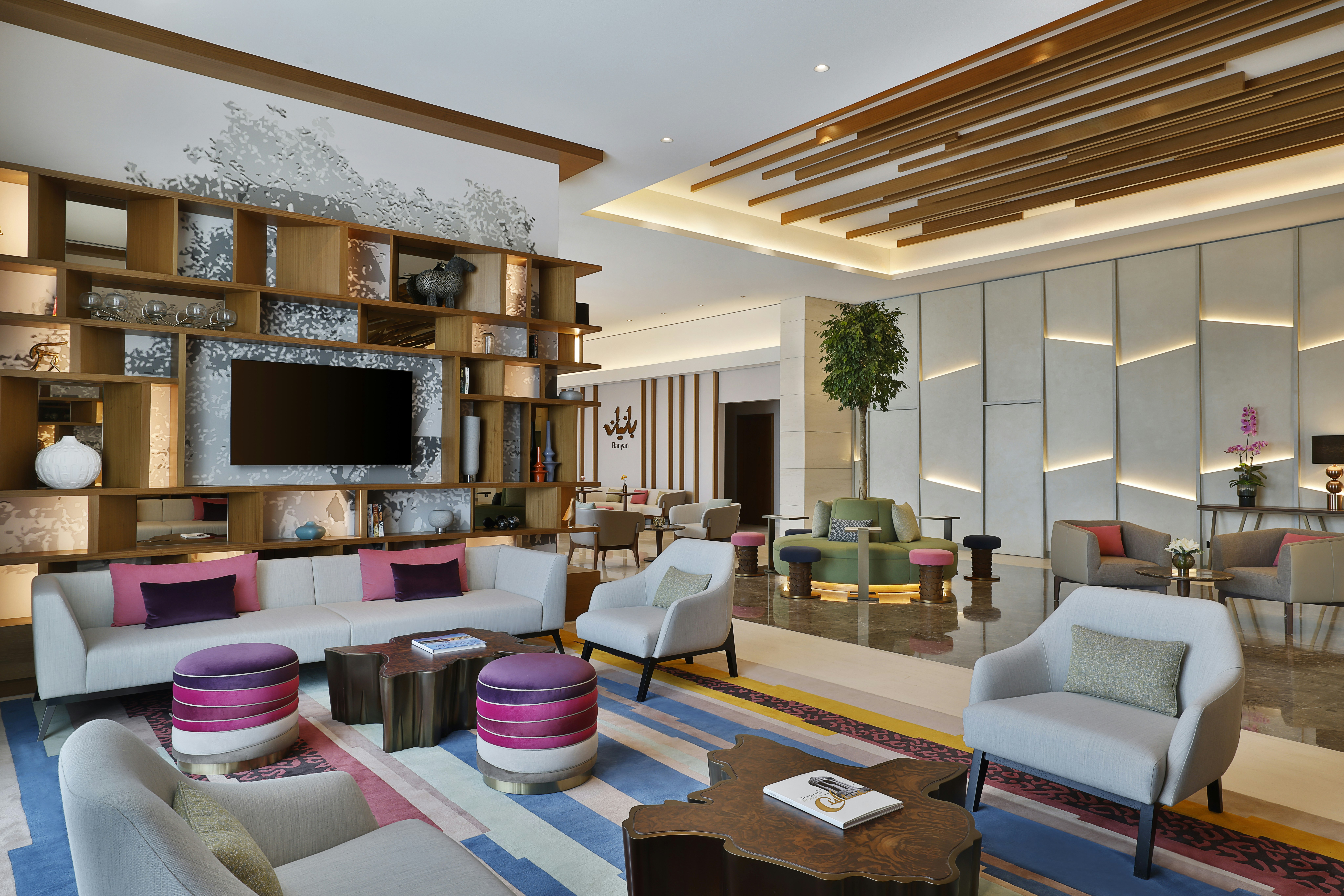 DoubleTree by Hilton Sharjah Waterfront Hotel and Residences 10/35