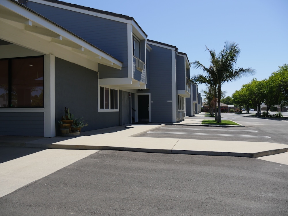 Inn At Highway 1 52/61