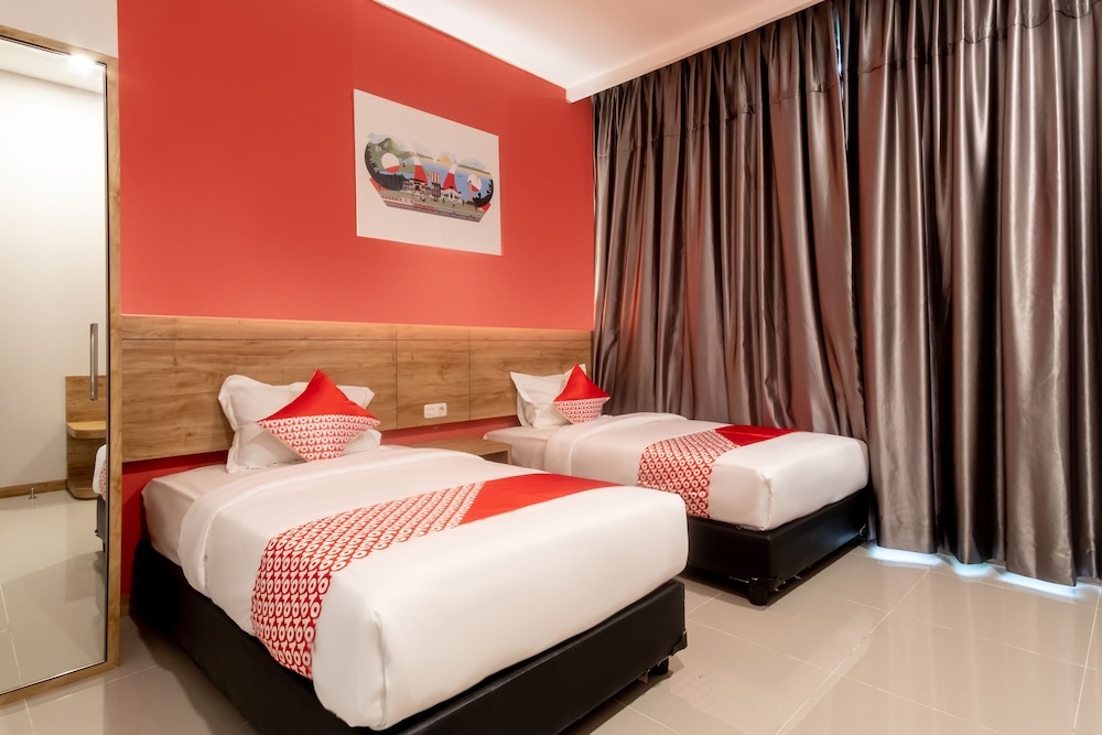 OYO 3159 Festive Inn 13/28