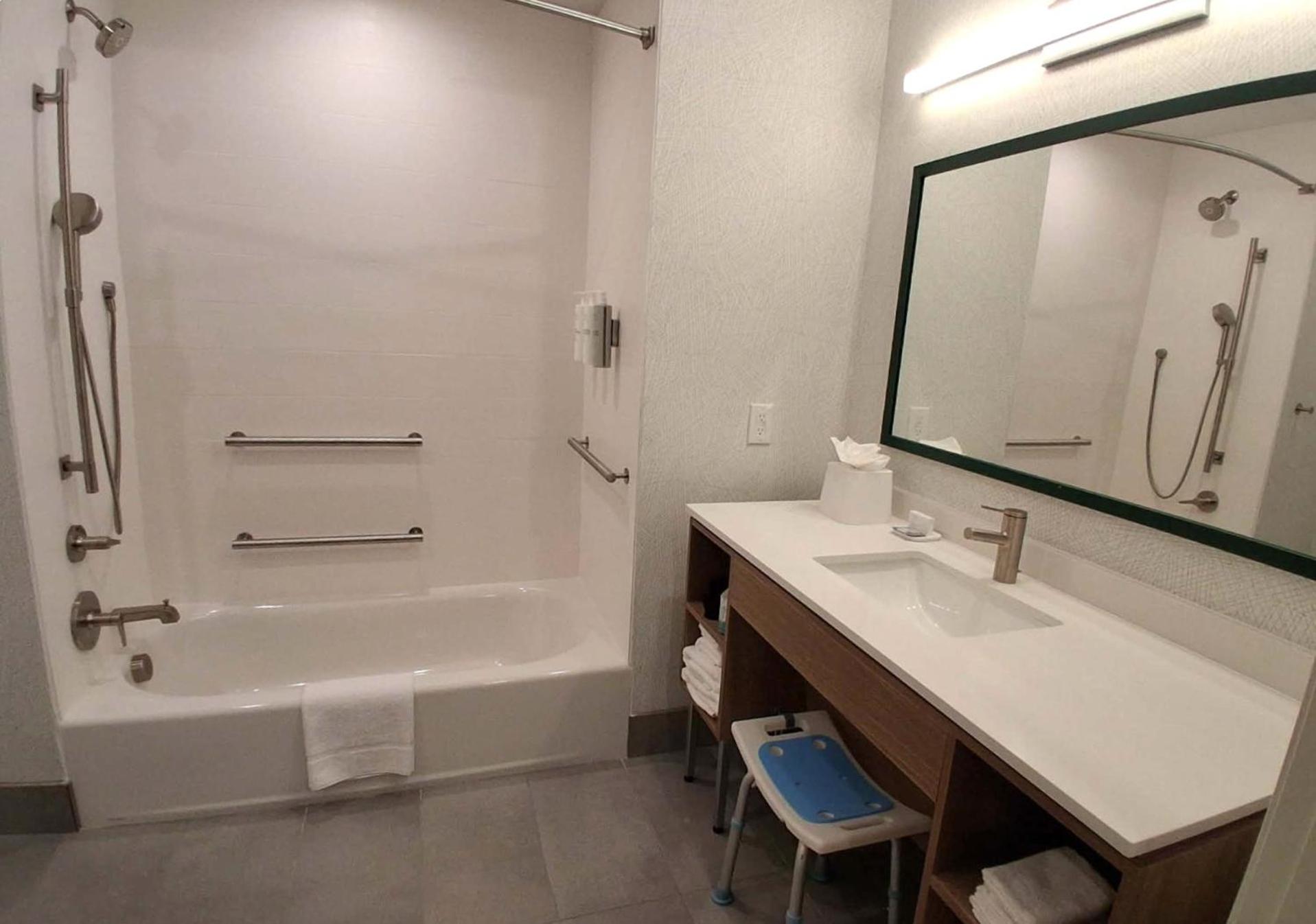 Home2 Suites by Hilton Lufkin, TX 24/28