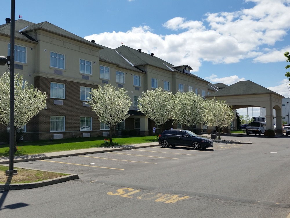 Days Inn by Wyndham Ottawa Airport 40/48