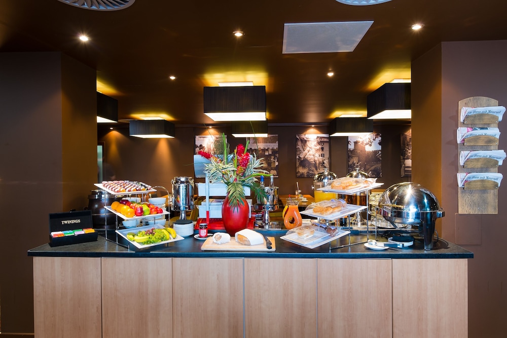 Holiday Inn West 29/60