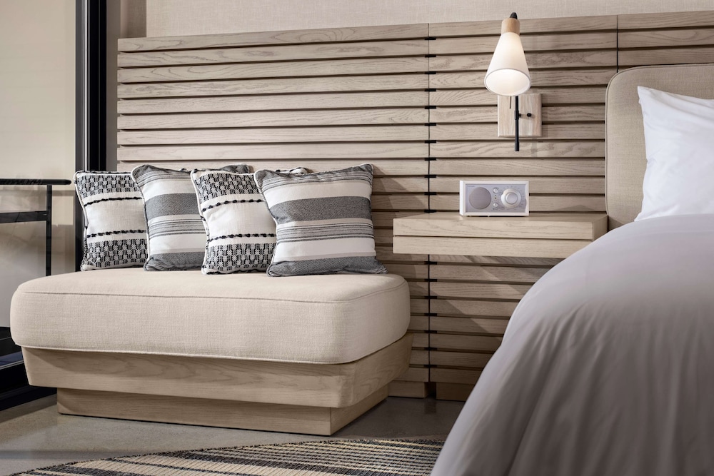 Room, 2 Queen Beds, Coastline View, Balcony