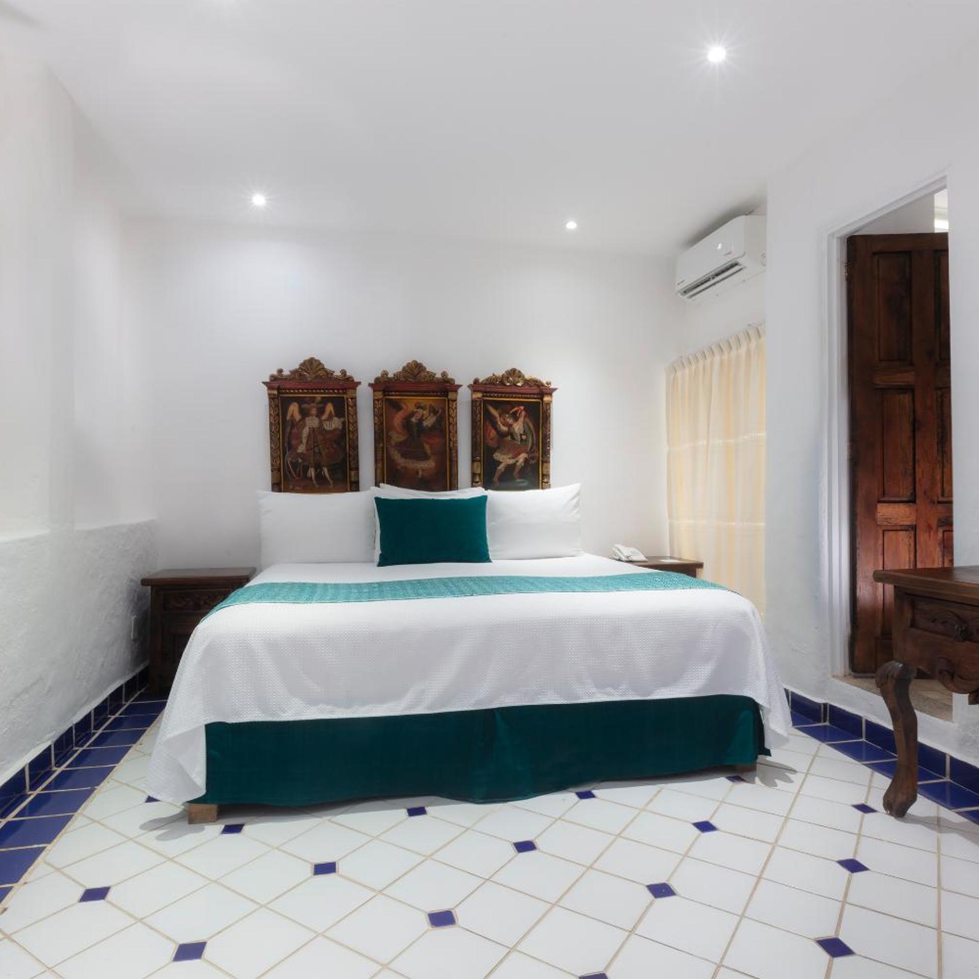 Room, King Bed