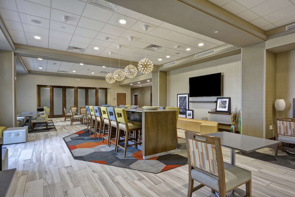 Hampton Inn Blue Ash Cincinnati Oh 32/35