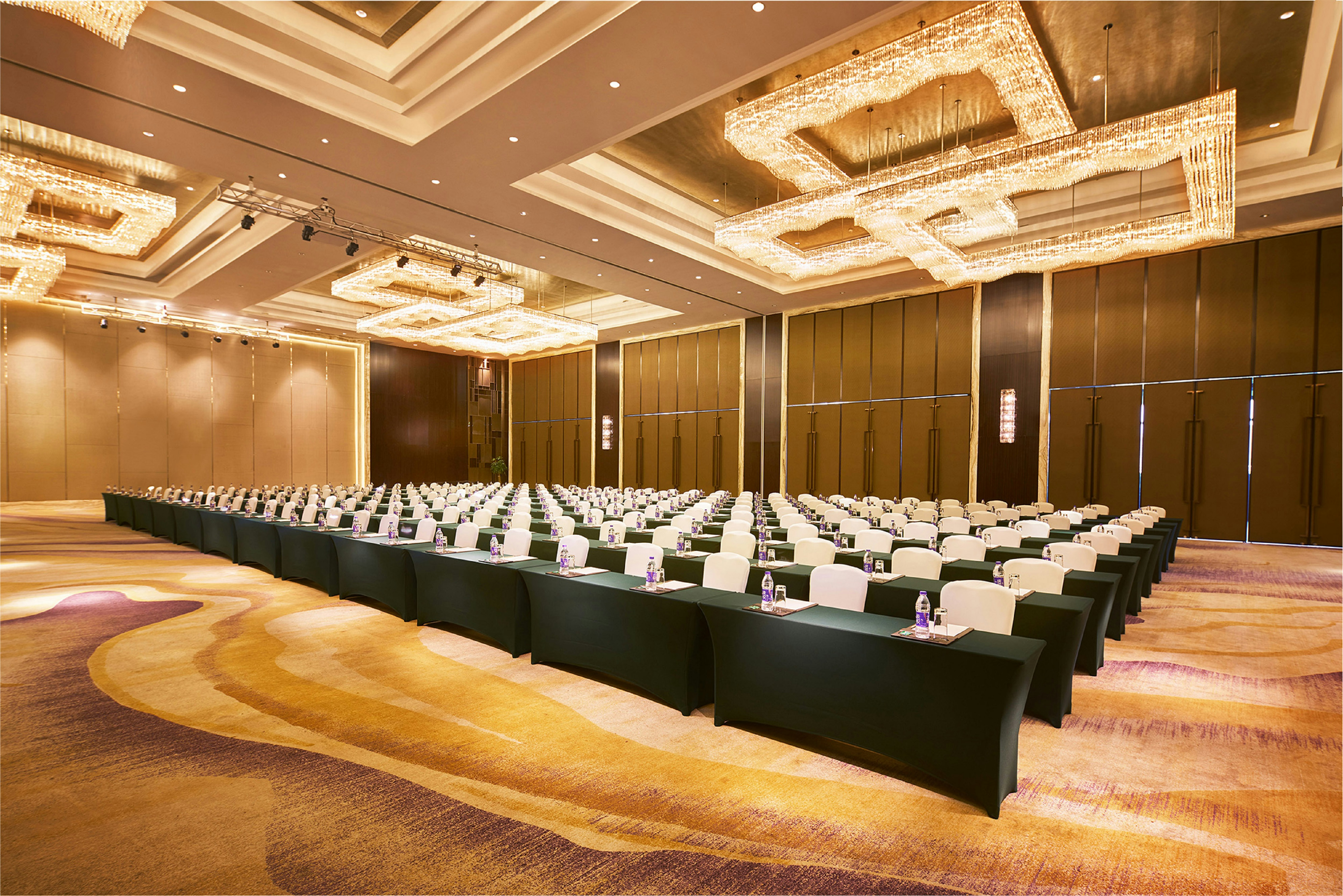 DoubleTree by Hilton Ningbo Beilun 7/58