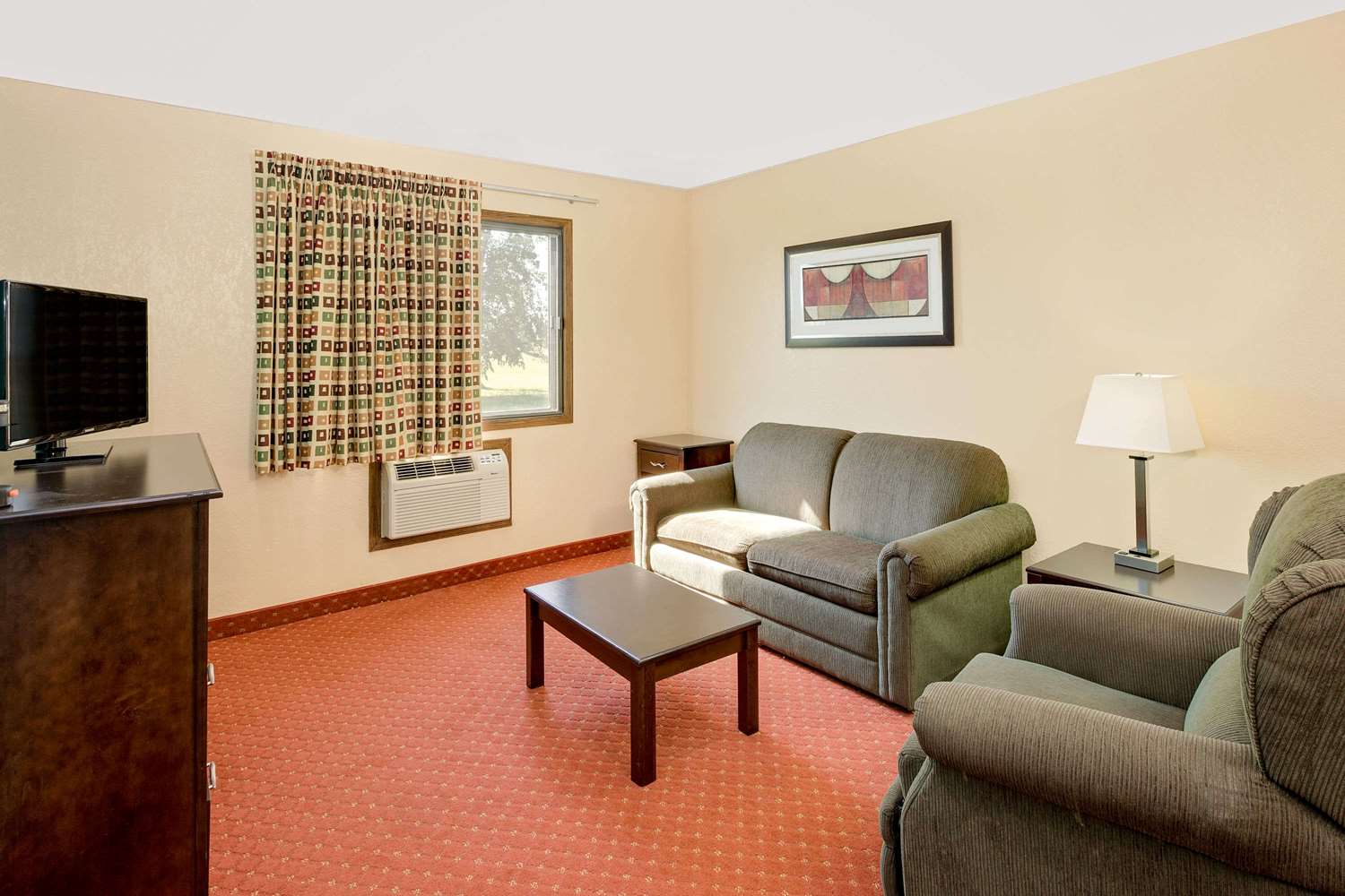 Howard Johnson By Wyndham Waterloo/Cedar Falls 15/25