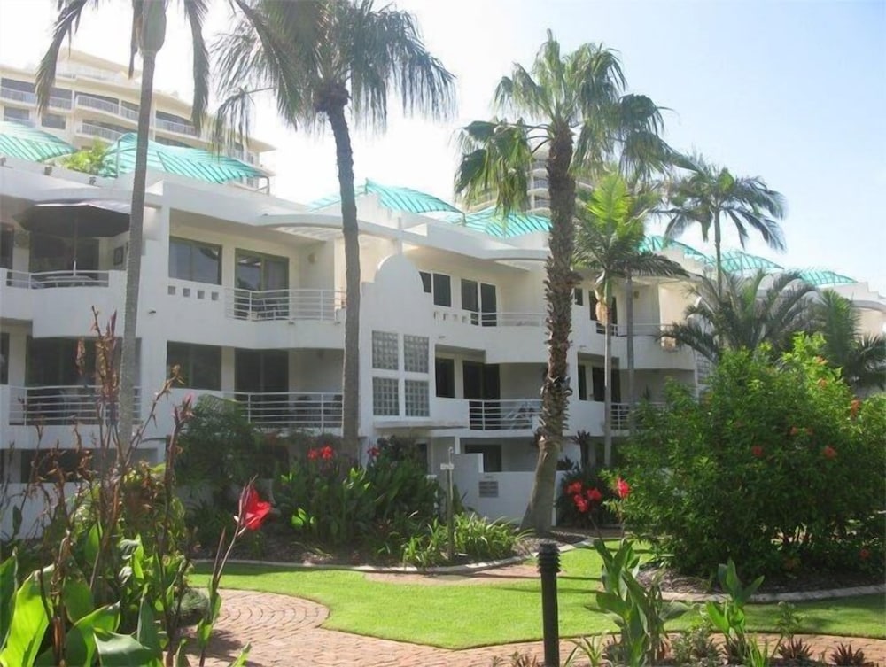 Camargue Beachfront Apartments 3/50